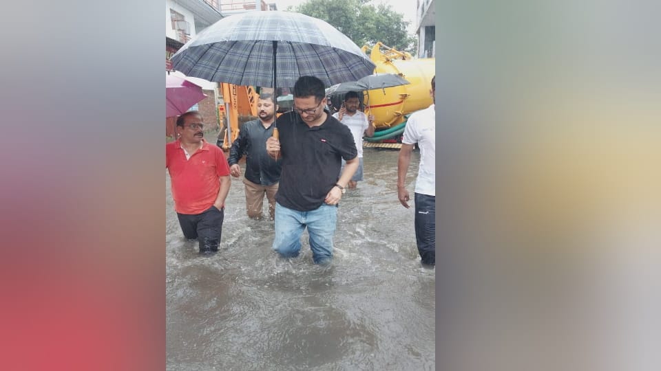 Monsoon 2023 first Rainfall in Uttarakhand Weather News Haridwar waterlogging many vehicles drowned photos