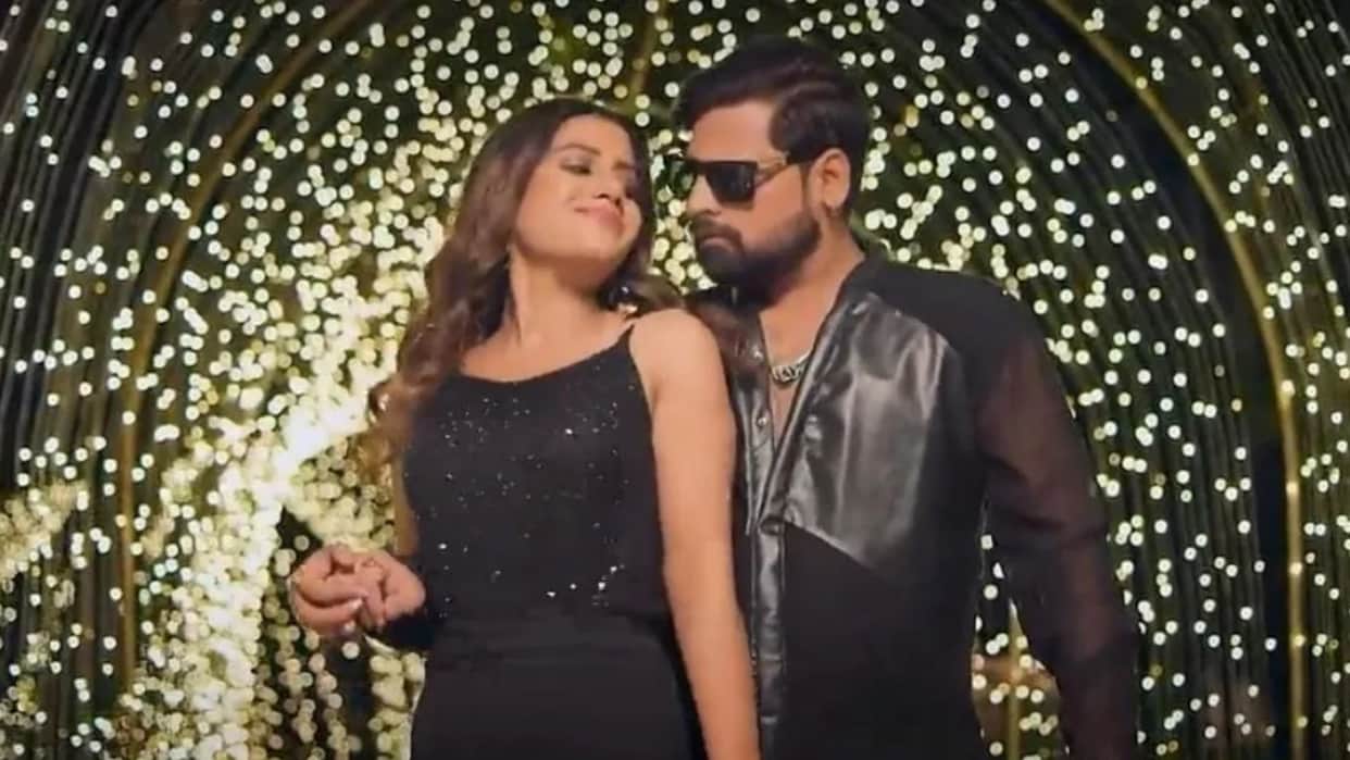Bhojpuri singer Rakesh Mishra and simran tiwari sensational song kala chashma released