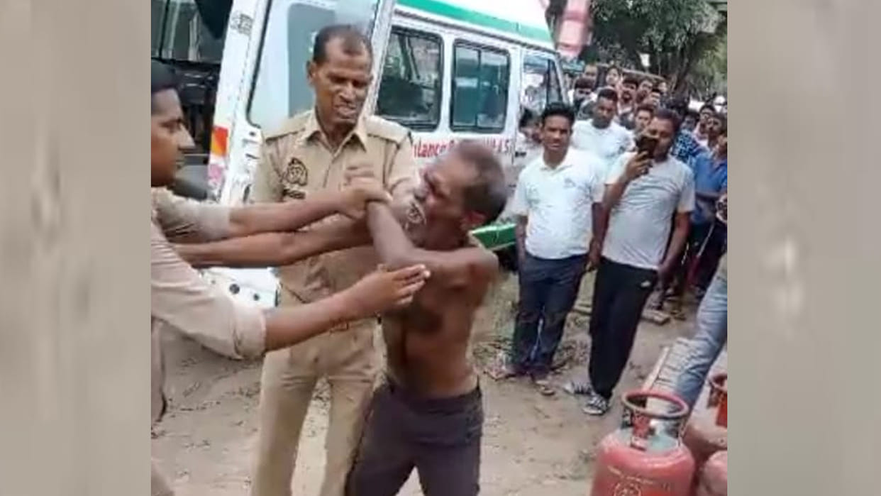 Hardoi: a man created ruckus for not giving money for liquor