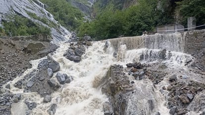 Chardham Yatra 2023 Weather news Badrinath Highway closed in Kanchan Ganga And kachra nala due to heavy rains