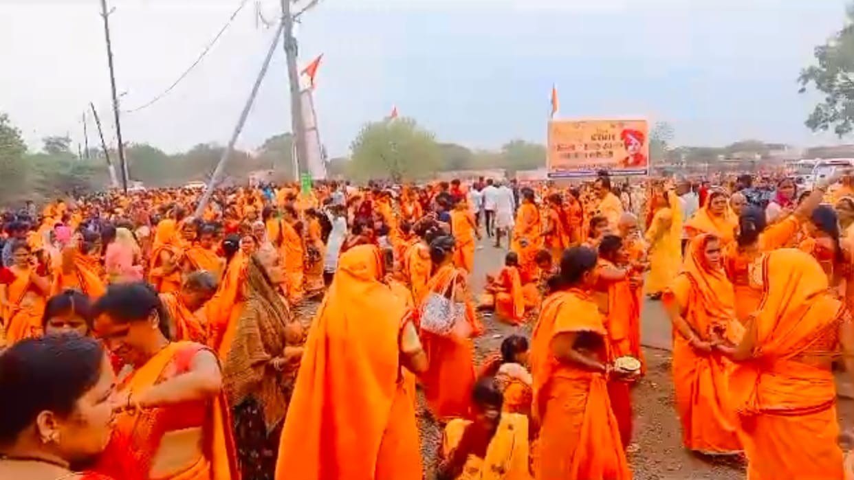 Dhirendra Shastri will tell the katha in Rajgarh, thousands of women participate in the Kalash Yatra