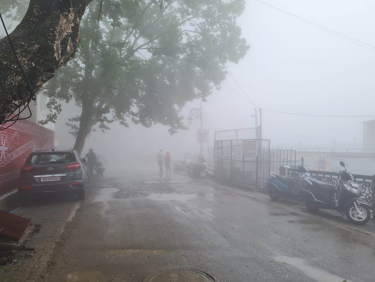 Uttarakhand Weather News Red alert for rain in four districts of Uttarakhand today read more Update in hindi