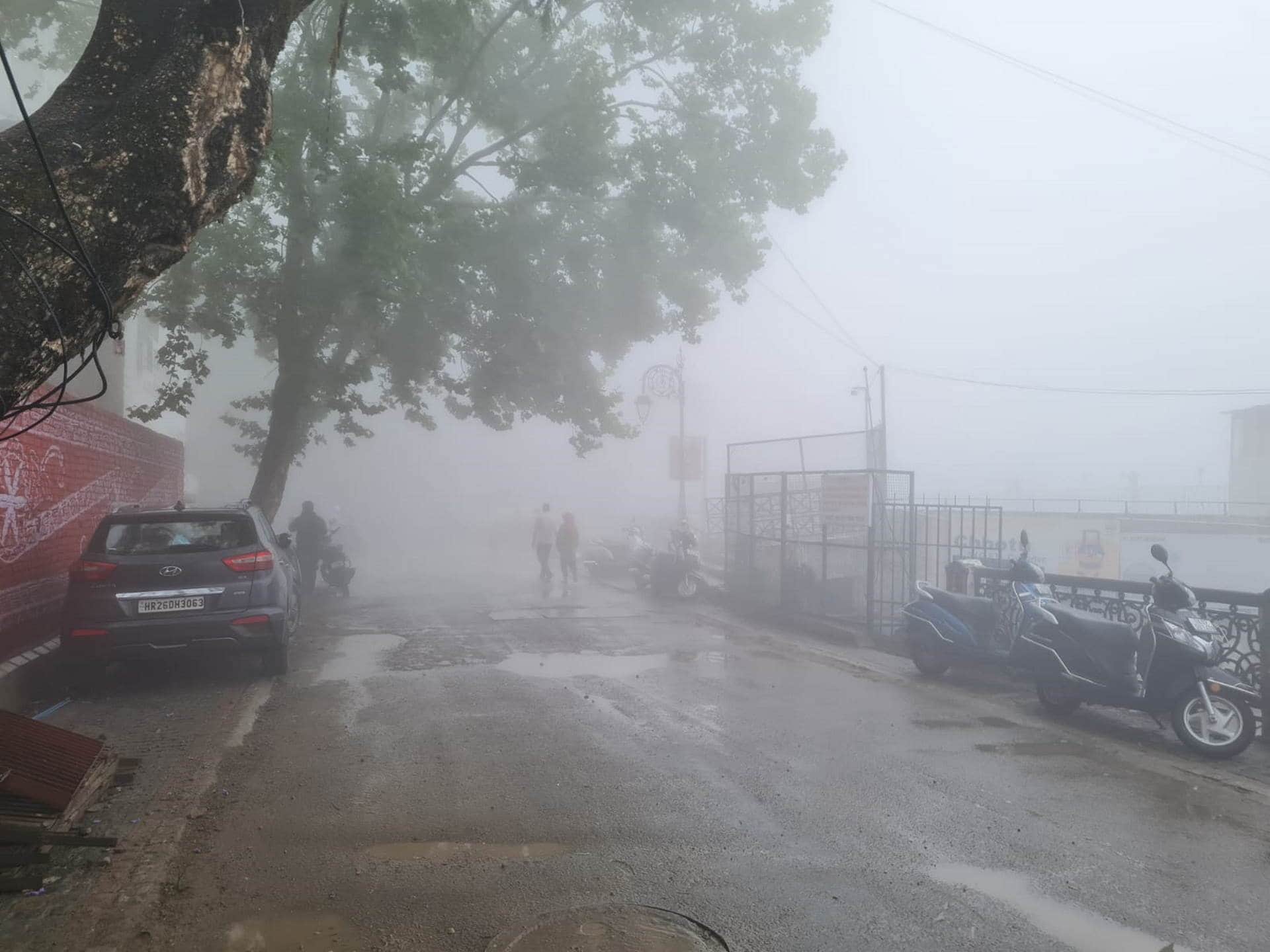 Monsoon Uttarakhand Weather Update Today 25 June  heavy rains Flight could not land at Dehradun airport