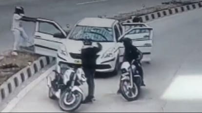Bike riding miscreants looted businessman in Pragati Maidan tunnel