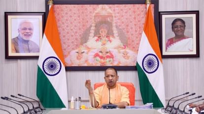 CM Yogi Adityanath reviewed the Jal Jeevan Mission and Namami Gange plan.