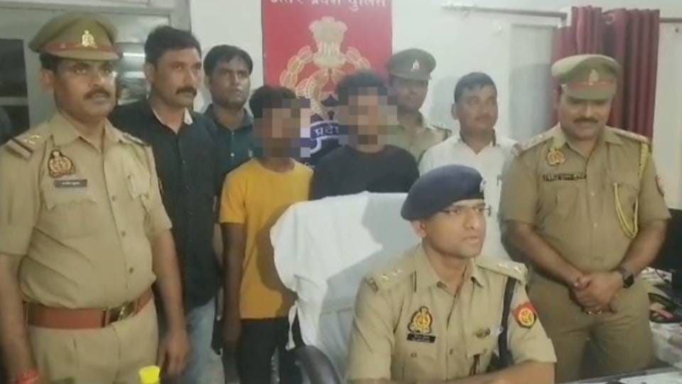 GRP police caught miscreants who blew the bag of Air Force personnel wife in Agra