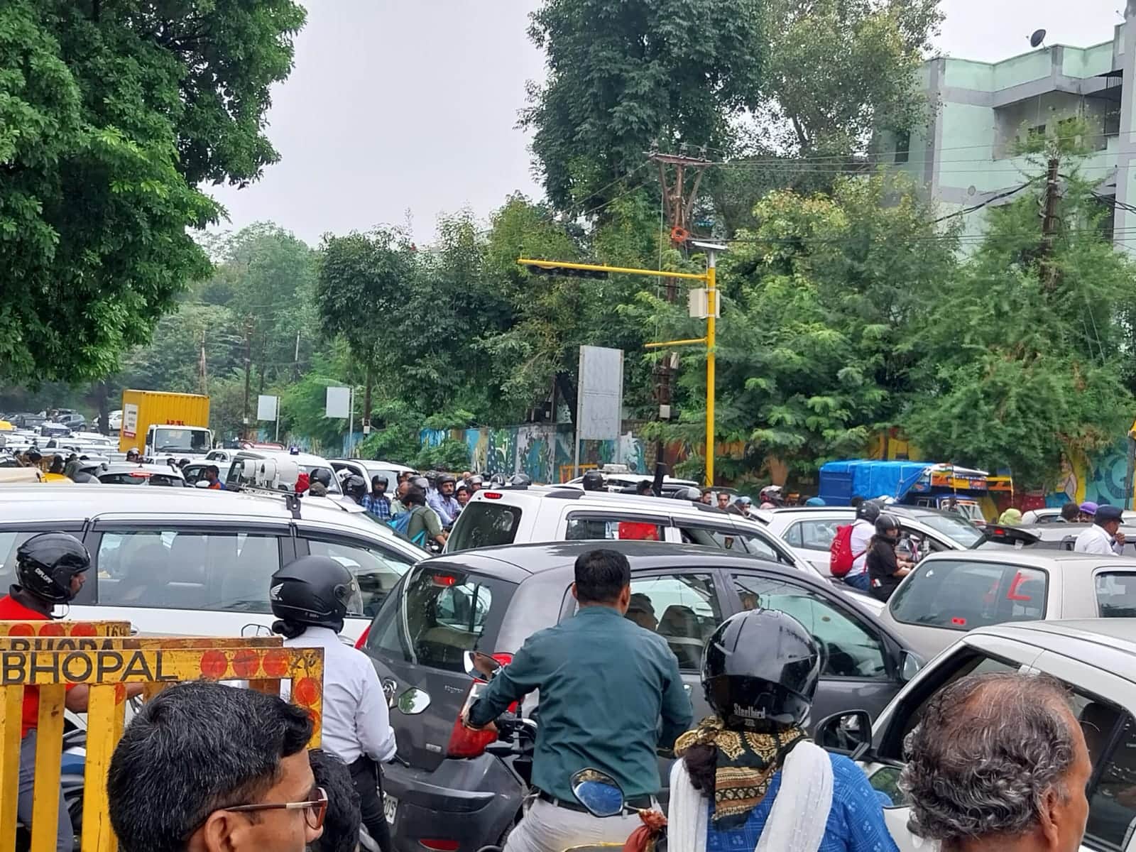 MP News: Roads closed for full rehearsal from carcade before Prime Minister Modi's arrival, long traffic jam