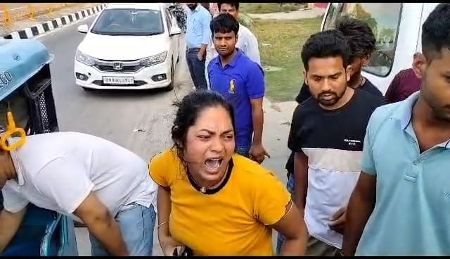 Bihar : Criminals shot a collection agent during robbery in Motihari