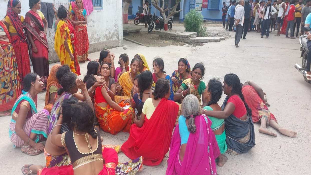 Bus dragged the bike rider for 500 meters in Nalanda, he died on the spot