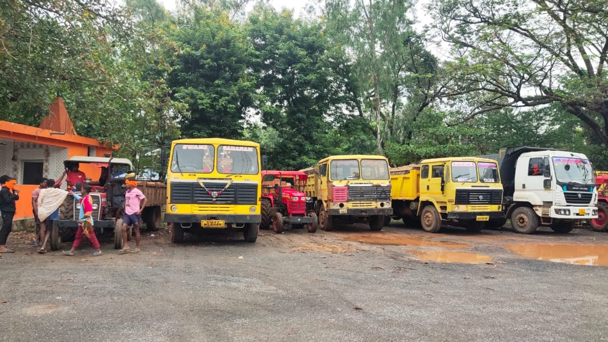 seven vehicles engaged in illegal mining and transportation seized in Jagdalpur