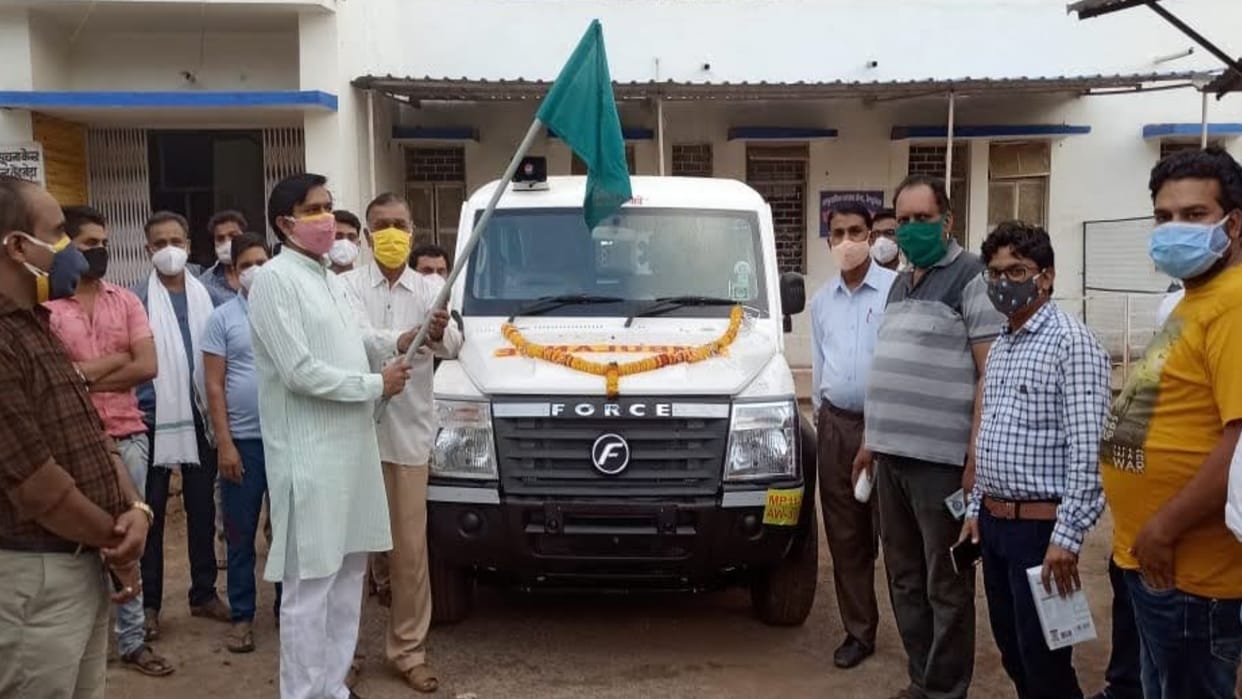 Damoh: Ambulance received from MLA Nidhi during Corona infection missing for a year
