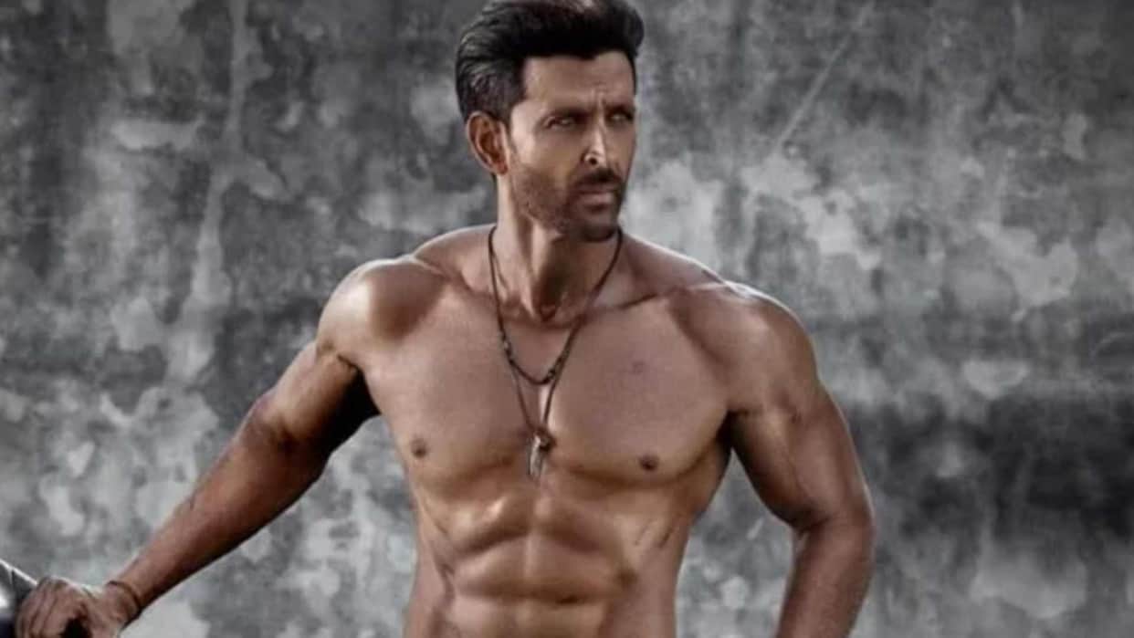 Fighter First Look Poster Hrithik Roshan seen in action avatar know when the film will be released
