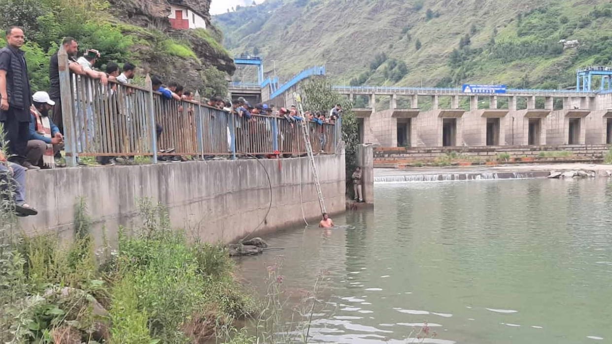 Youth of Guthan village of Theog drowned in Pabbar river near Hatkoti