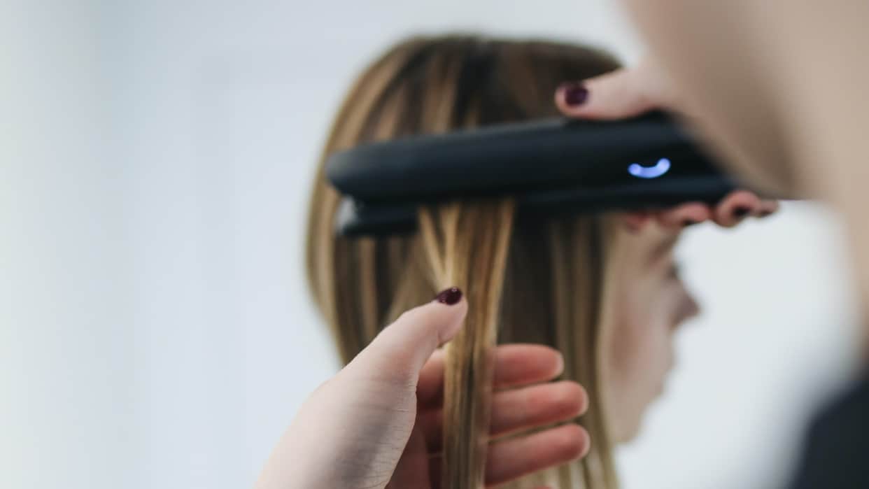 Hair Care Tips right process of hair straightening in hindi
