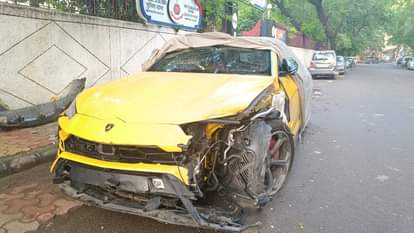 हादसे में क्षतिग्रस्त लेम्बोर्गिनी कार