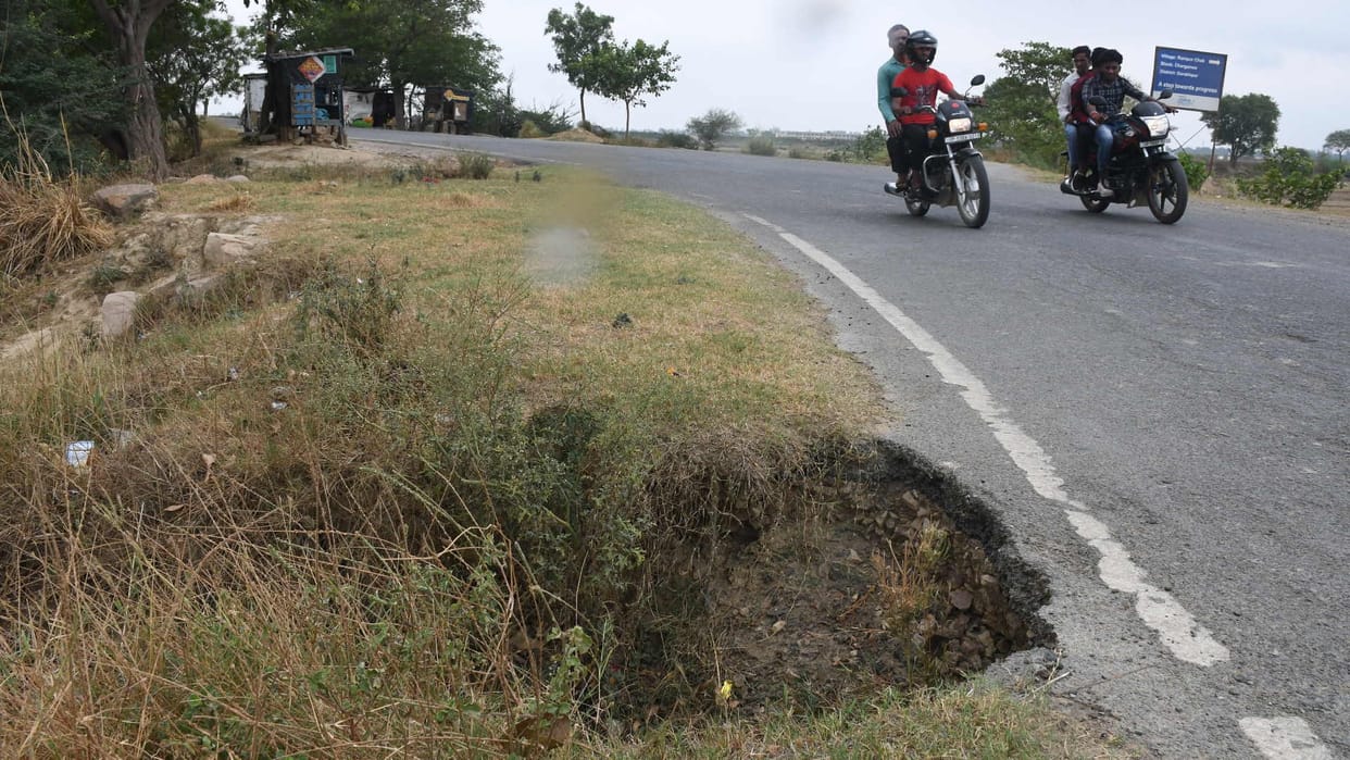 On Maniram Madhopur dam pits made at many places till cuttings filled
