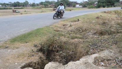 On Maniram Madhopur dam pits made at many places till cuttings filled