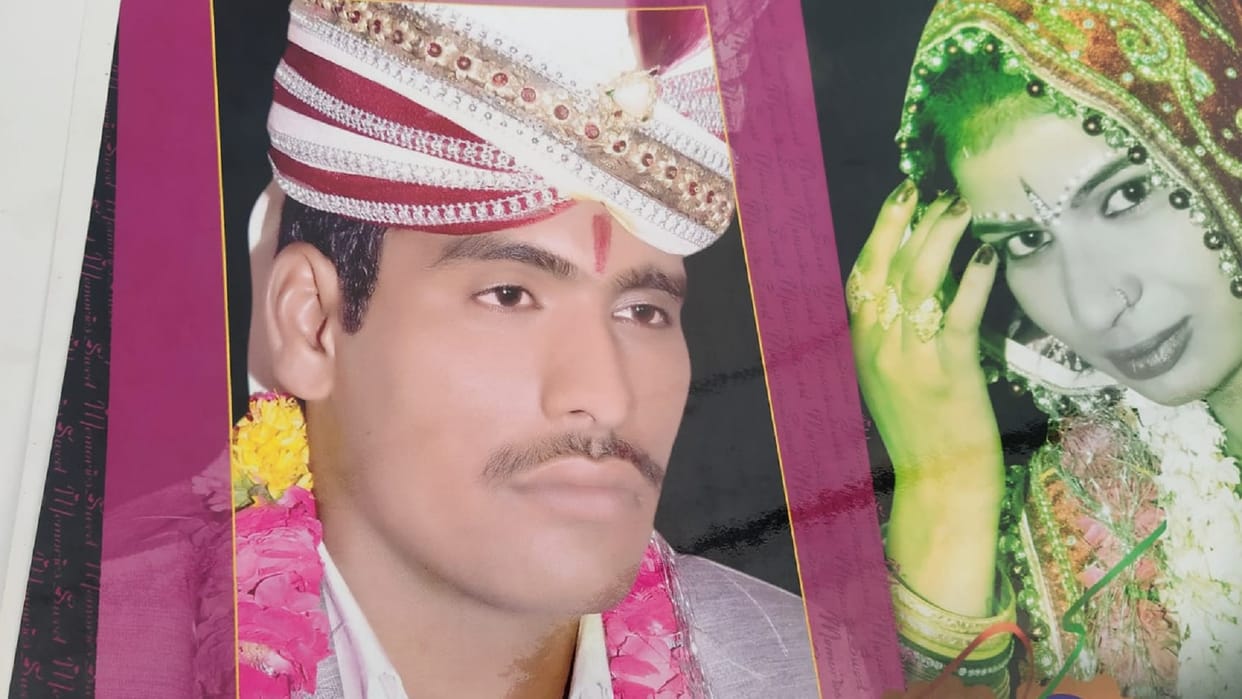 Young man commits suicide after killed his wife in Firozabad