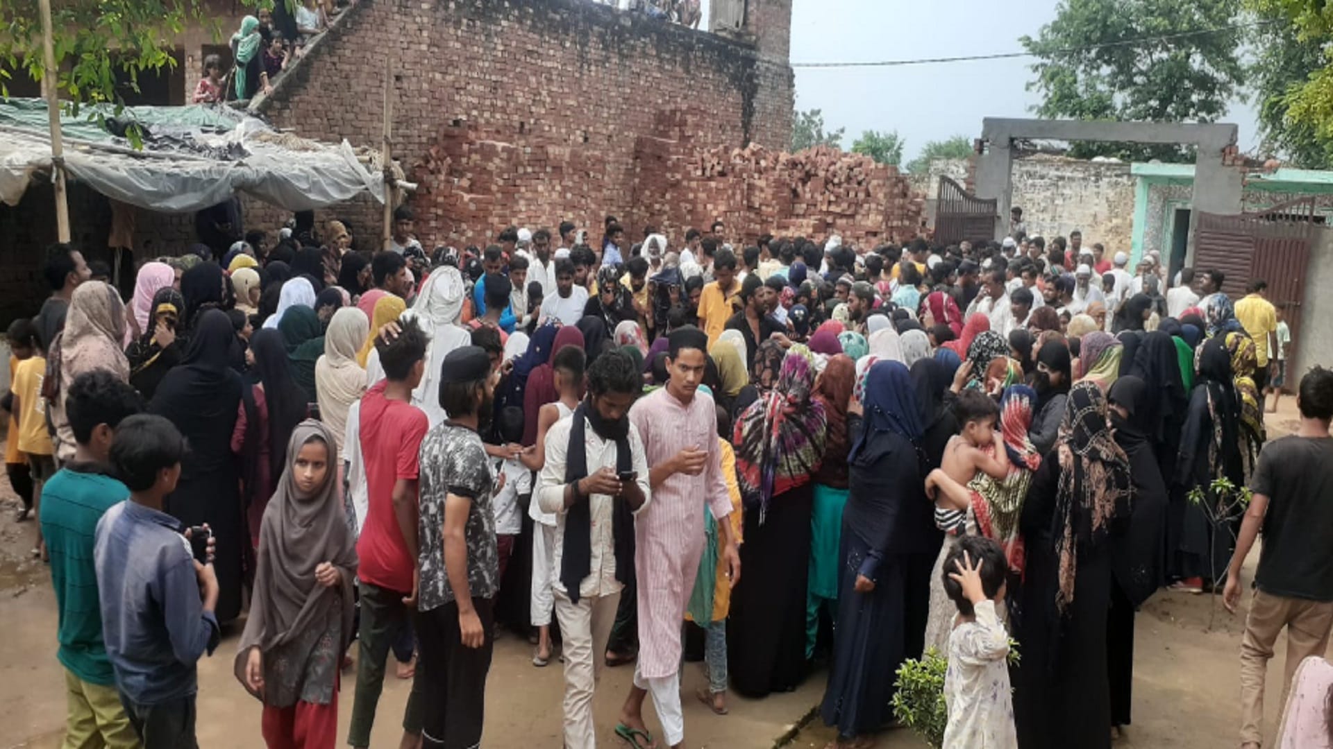 Muzaffarnagar: Three children died by drowning in pit in village, atmosphere of sorrow in family