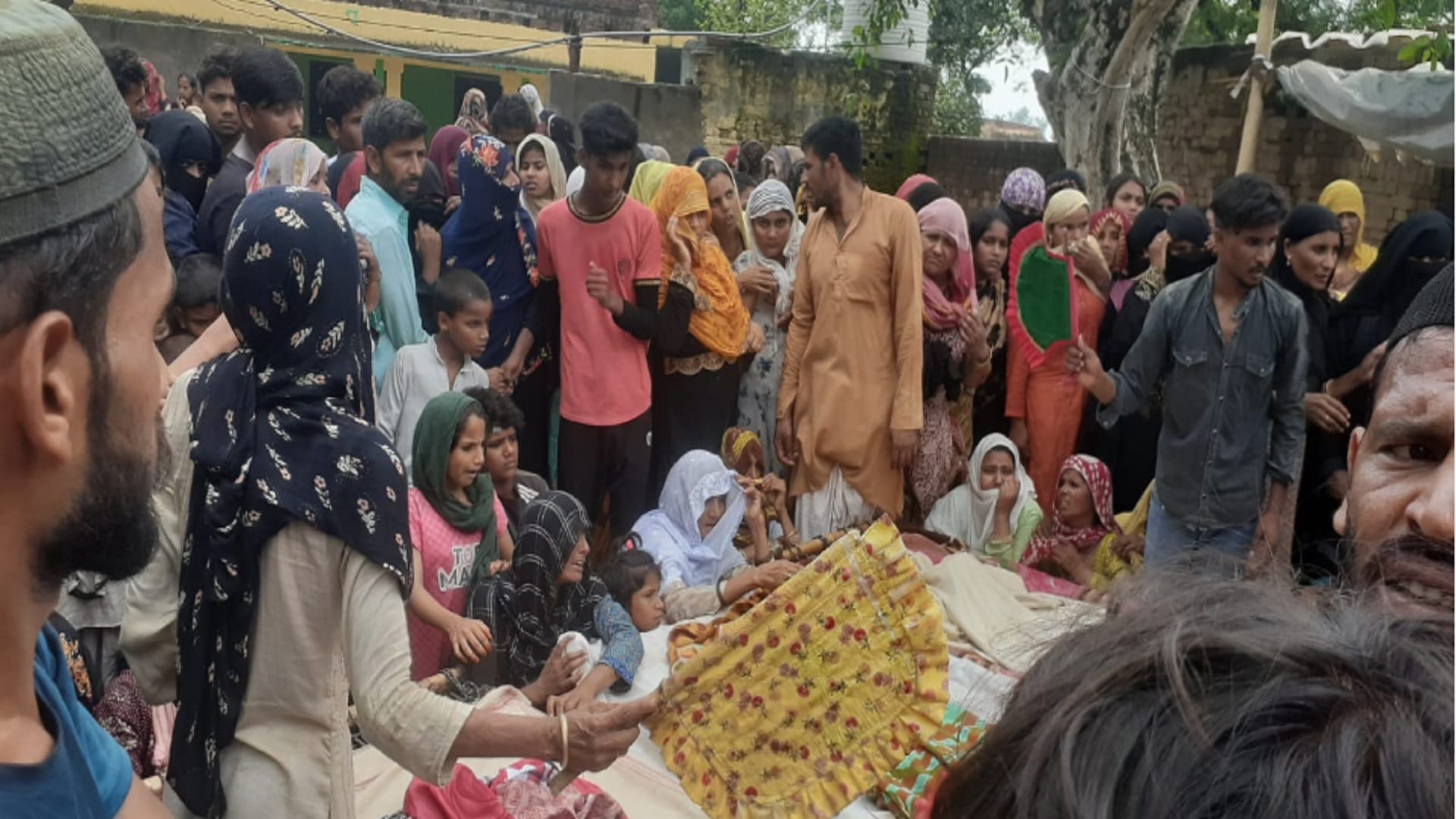 Muzaffarnagar: Three children died by drowning in pit in village, atmosphere of sorrow in family