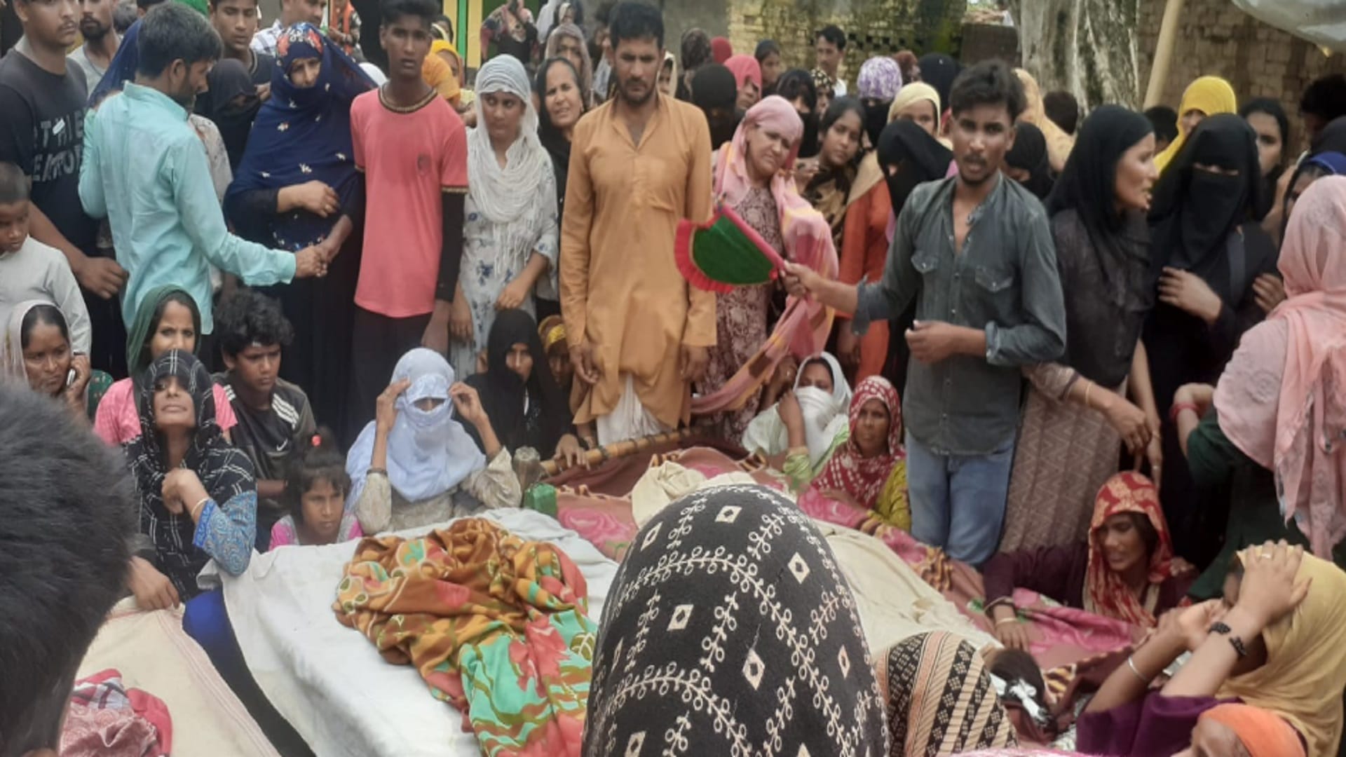 Muzaffarnagar: Three children died by drowning in pit in village, atmosphere of sorrow in family