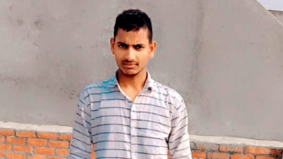 Car collided with the bike of real brothers going to prepare for army recruitment one died