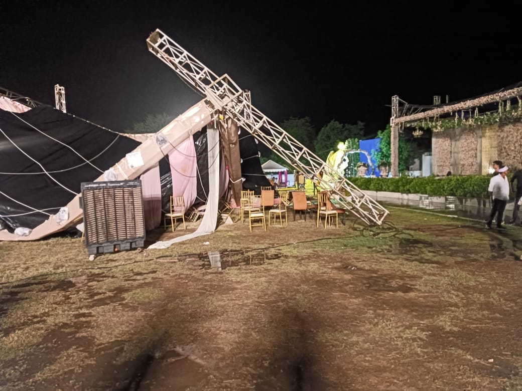 Damoh: Pavilion collapsed in rain and storm at wedding ceremony, half a dozen people injured