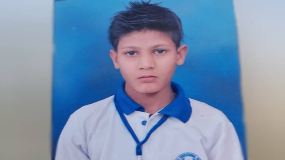 cousins drowned in Yamuna While bathing in Agra divers saved one and other went missing
