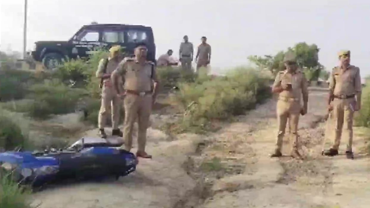 Up News Criminal Gufran Killed in Encounter With UP Stf in Manjhanpur News in Hindi