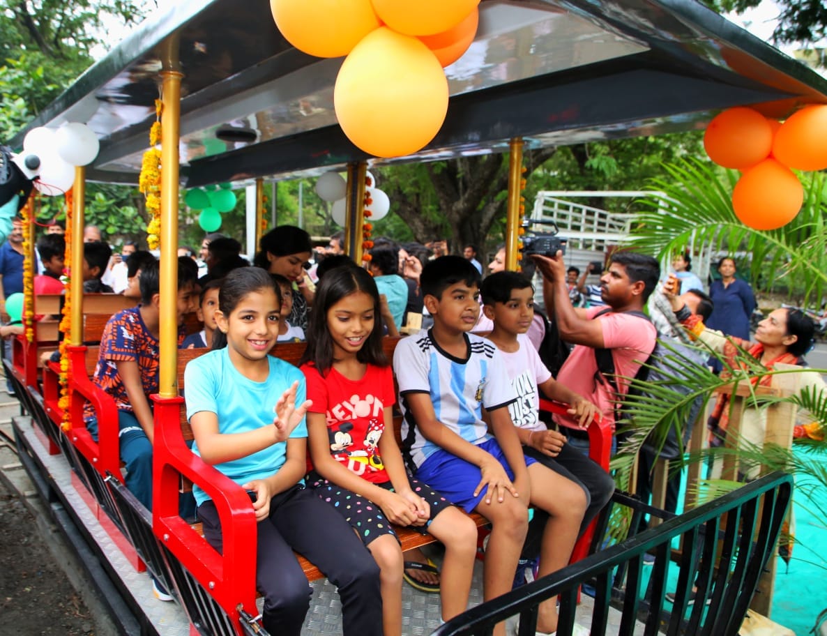 Children's train runs again in Indore's Nehru Park, 36 children will be able to sit in 3 coaches