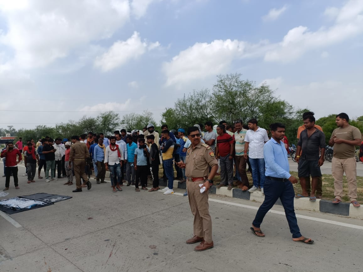 Jaunpur: A student returning home from coaching was hit by a tanker, died on the spot, the only lamp in the ho