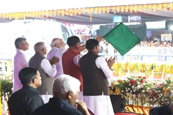 MP News: PM flags off five Vande Bharat trains from RKMP, says journey will be faster and more convenient