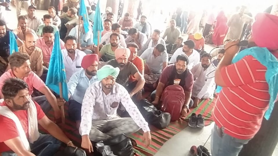 Punjab roadways bus chakka jaam all update news in hindi