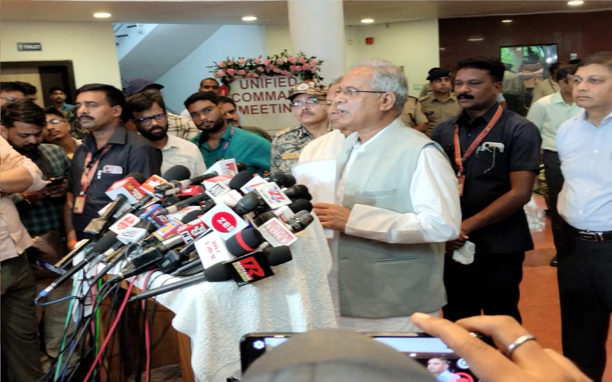 Unified Command meeting in raipur: CM Bhupesh said  Roads no longer cross in Naxal areas, no target killing an
