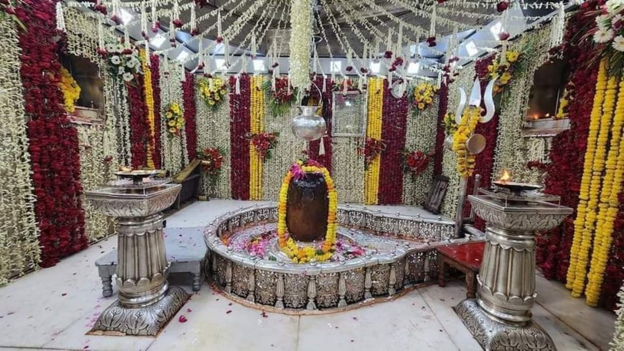 Ujjain Mahakal Temple Four VIP with 250 will go through a number gate in the new darshan system