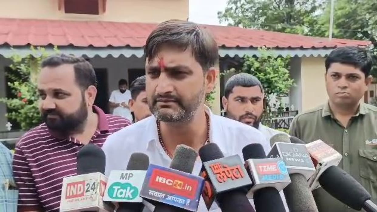 Vande Bharat Train MLA Kunal Chowdhary Says work done by PM Modi even station master can do that work