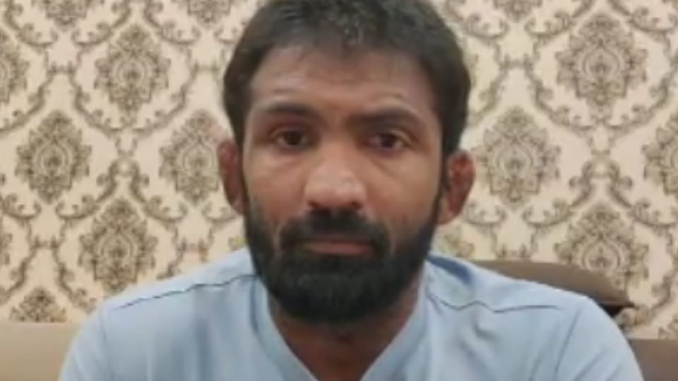 Wrestler Yogeshwar Dutt live amidst ongoing verbal war of wrestlers on social media