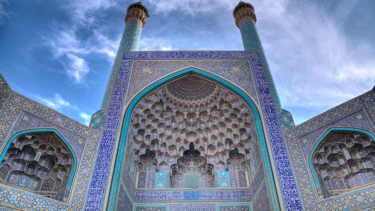 these are 10 most beautiful mosques in the world know the special thing