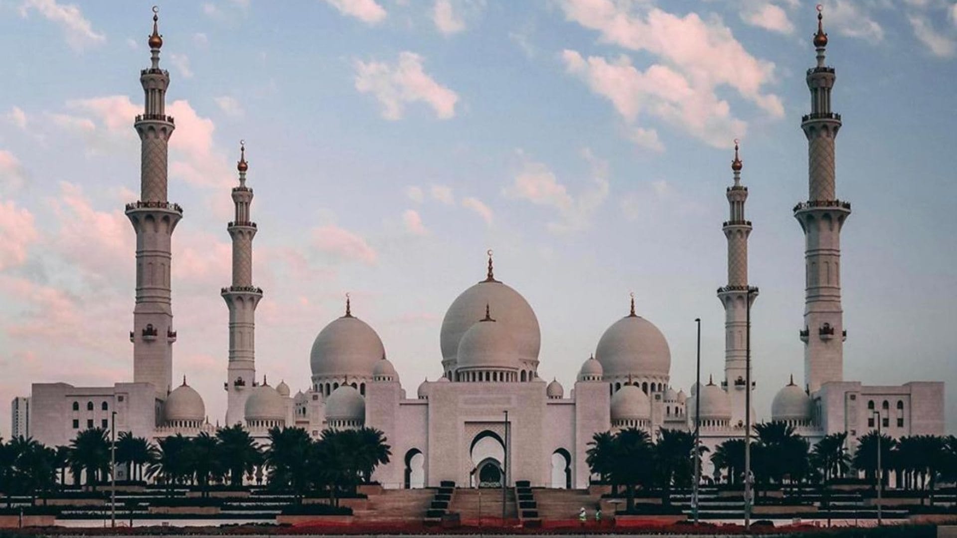 these are 10 most beautiful mosques in the world know the special thing