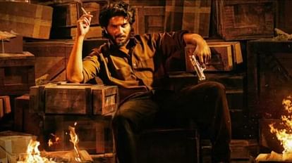 King Of Kotha Teaser: 'यह गांधीग्राम नहीं है…यह कोठा है…', दुलकर सलमान के किंग ऑफ कोठा का धमाकेदार टीजर जारी King of Kotha teaser out watch Dulquer Salmaan electrifying gangster look film releasing on 25 August read
