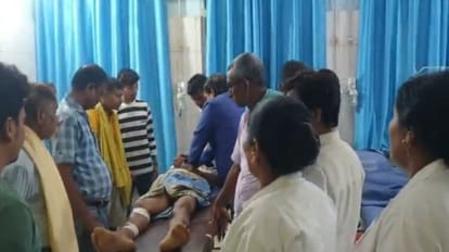 Bihar: छोटे भाई ने बेटे के साथ मिलकर बड़े भाई की ली जान; भतीजे को भी पीट कर किया जख्मी Younger brother killed elder brother along with his son in Khagaria; Nephew was also injured by beating