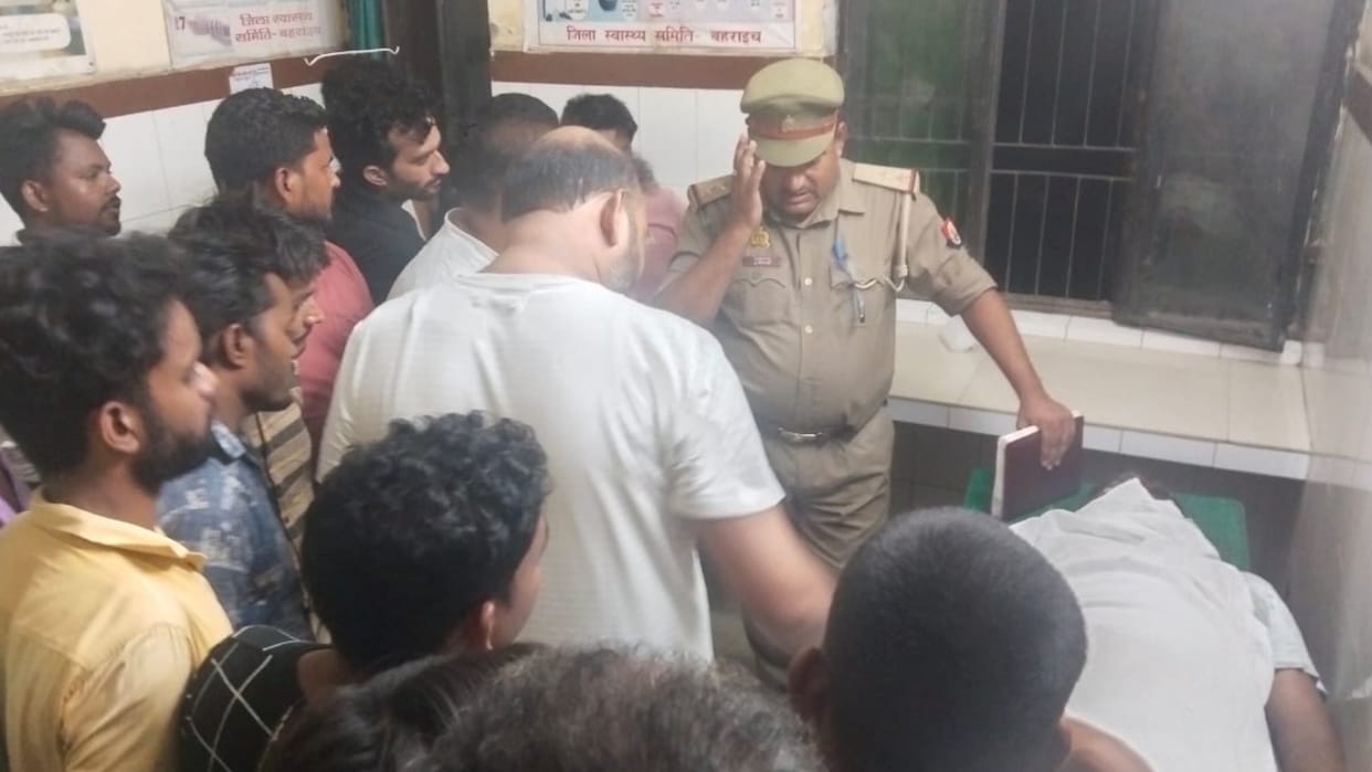 A man died because of electric shock in thana kaiserganj in Bahraich.