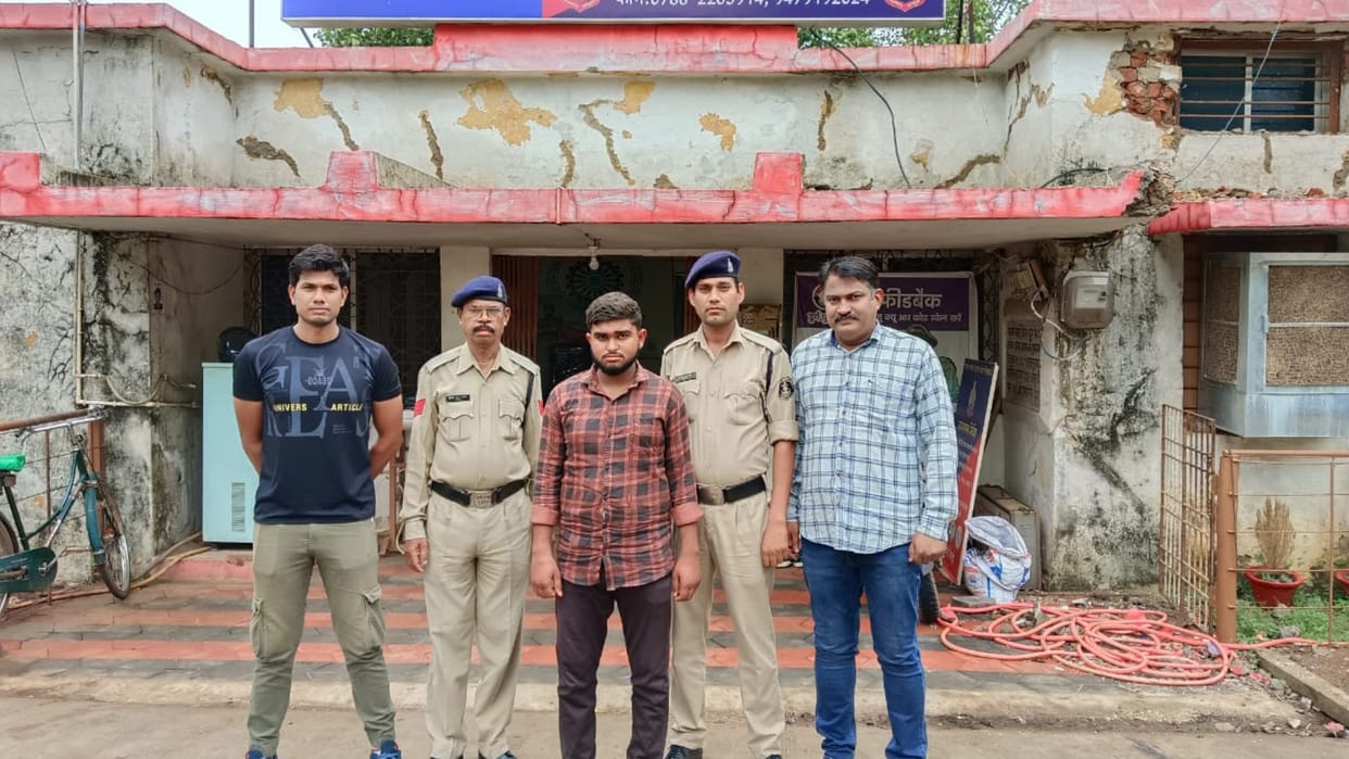 chhattisgarh police arrested young man for inciting minor girl to commit suicide in bhilai