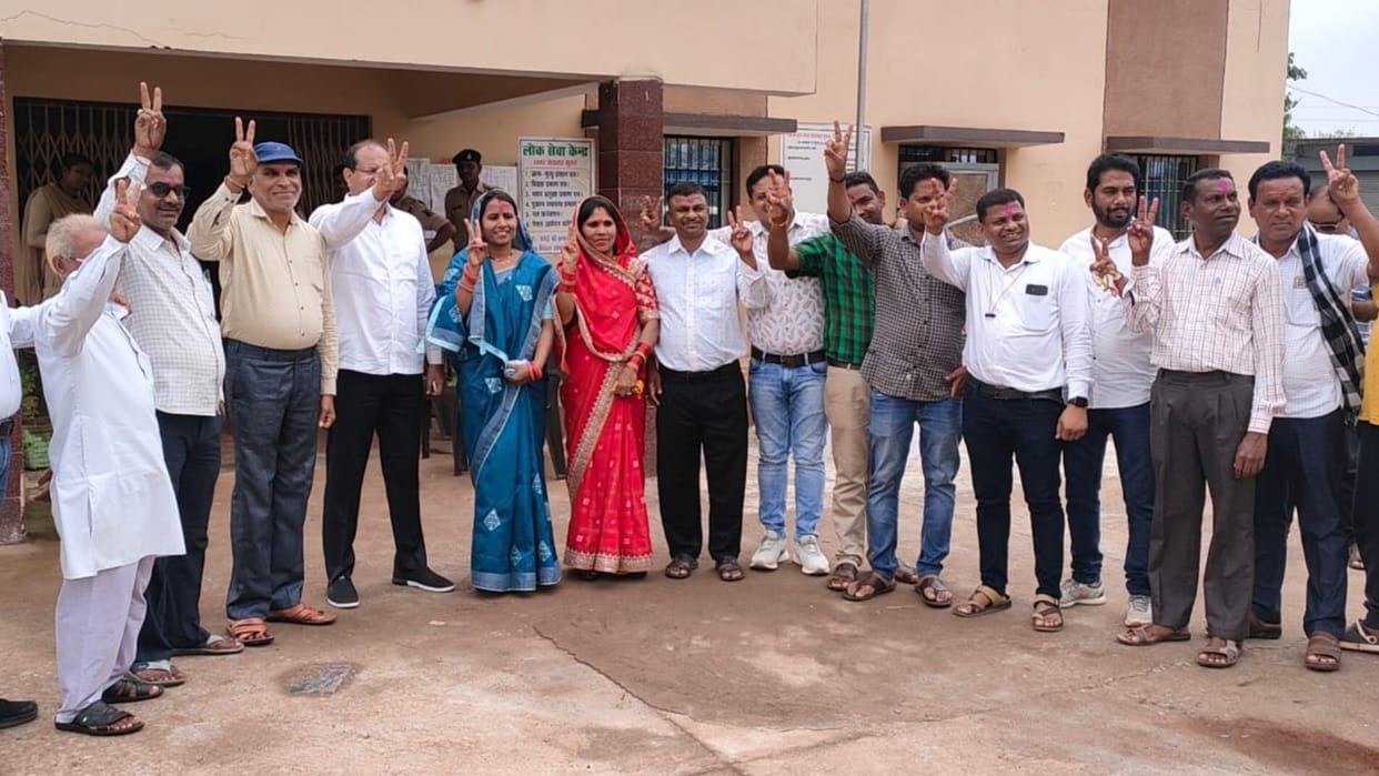 Congress candidate Mahima Sahu wins the post of Gurur Nagar Panchayat President of Balod