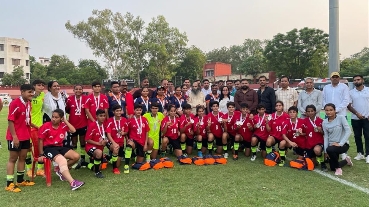 Haryana won silver medal in Senior National Football Championship