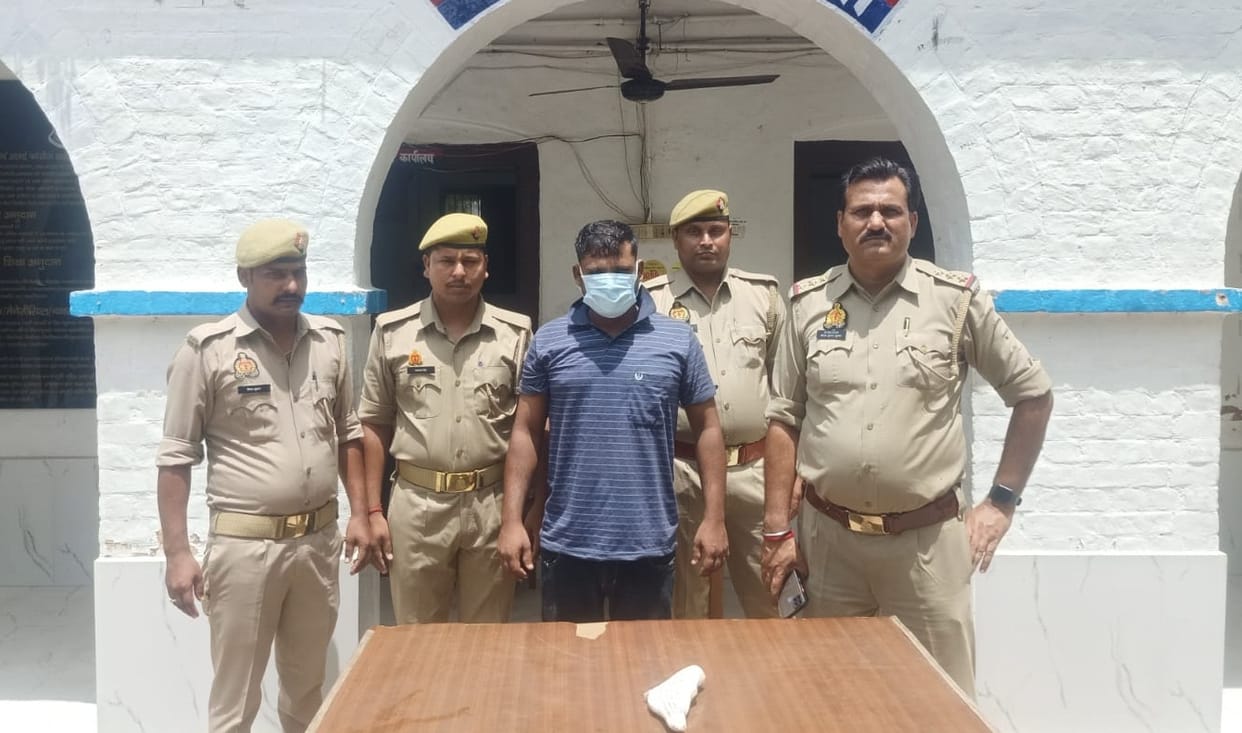 Hardoi Wife and Sister in law shootout, 10000 reward accused arrested, pistol and cartridges also recovered