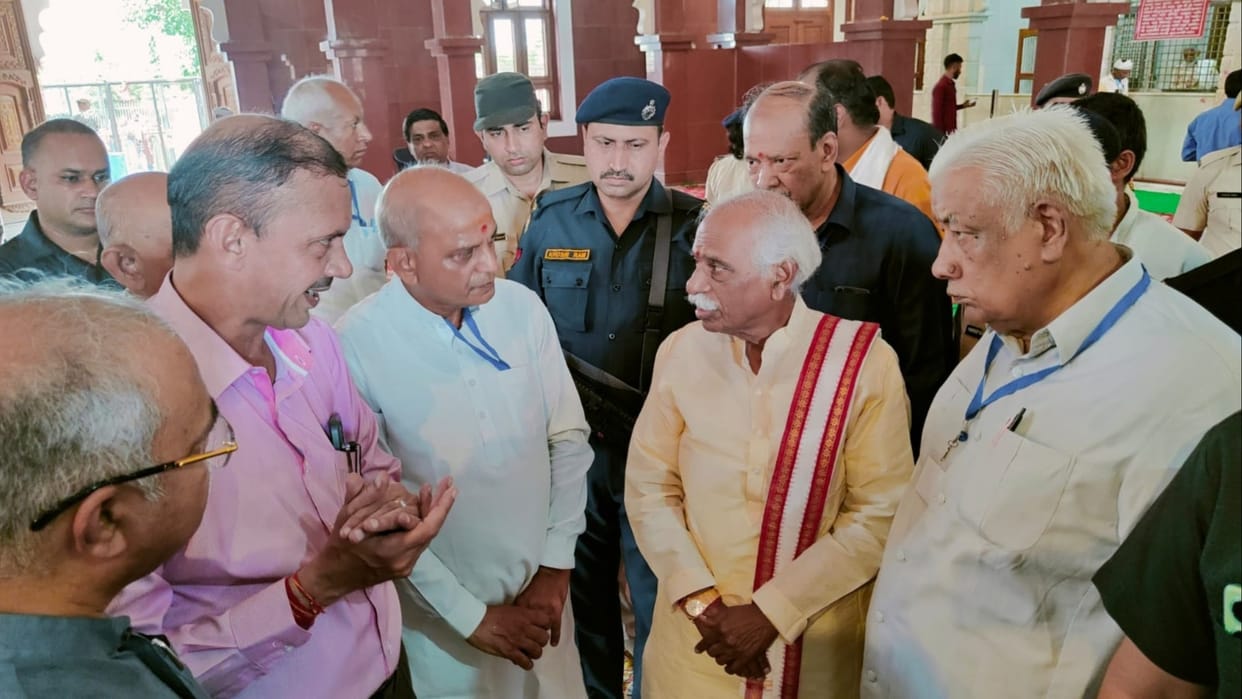 Haryana Governor Bandaru Dattatreya reached Mata Bhimeshwari temple on Tuesday on Beri