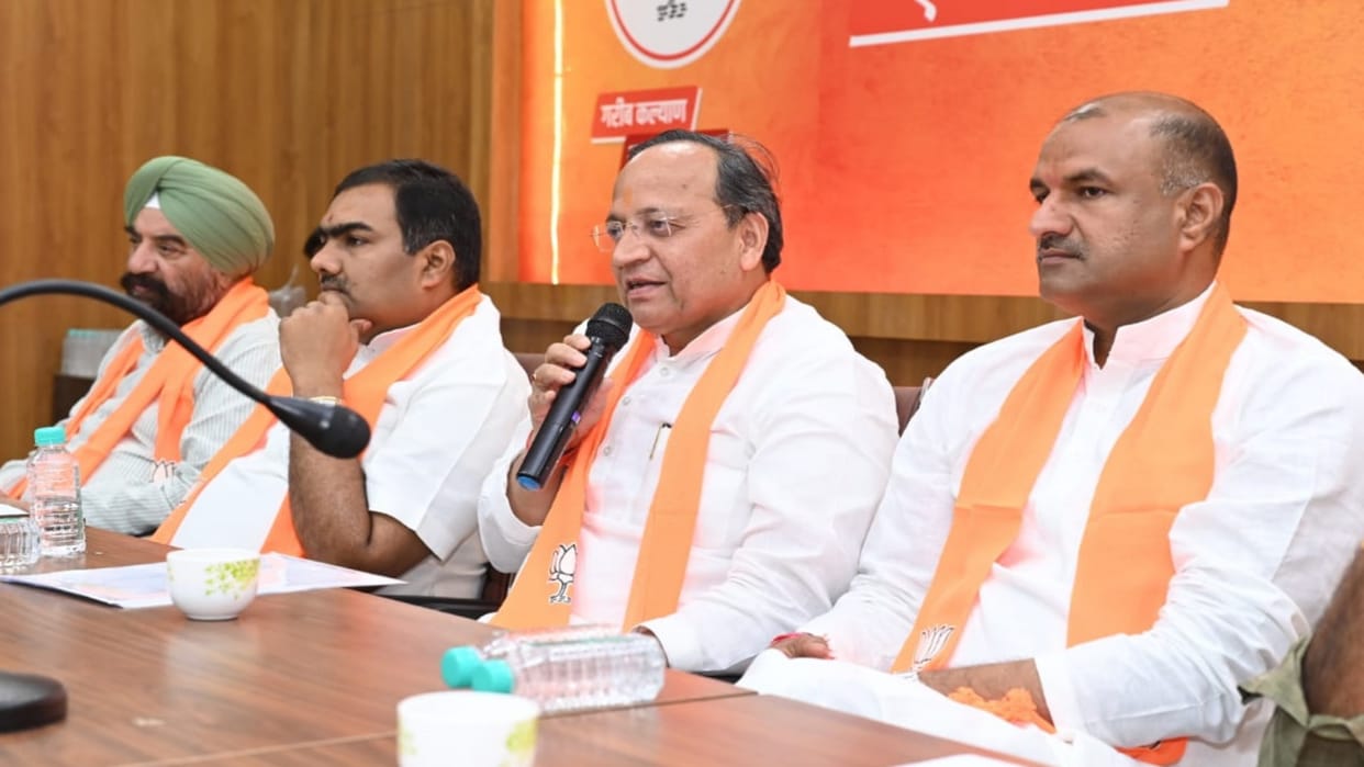 Politics My booth is strongest dialogue program in Jaipur Arun Singh says BJP methodology same in whole countr