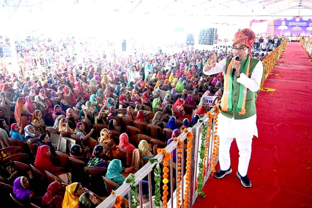 Vidisha: CM Shivraj reached Ganjbasoda, said- Congress does politics of fraud, did not fulfill even a promise