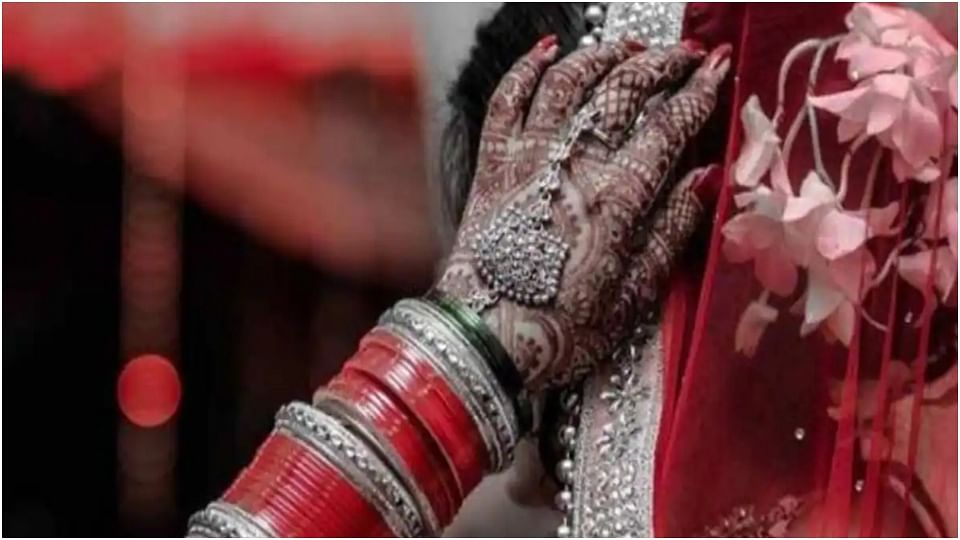 day after marrying his girlfriend young man was found roaming with another girl in badaun